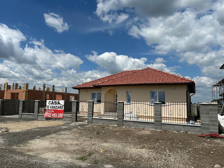 Casa individuala cu 4 camere de vanzare in localitatea Șag