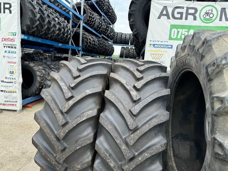 Cauciucuri SPEEDWAYS cu 16 pliuri 23.1-26 pentru combina NEW HOLLAND