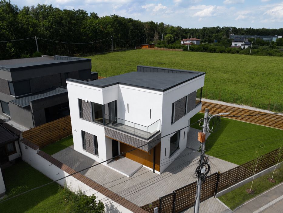 Casa nzeb in mogosoaia langa padure zona frf cu pompa de caldura si panori fotovoltaice premium teren 411 mp