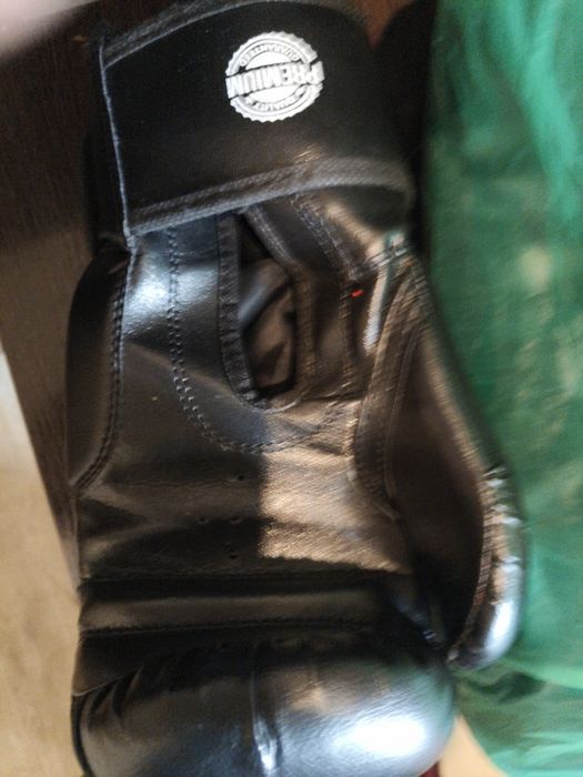 Продам боксёрский набор перчатки, шлем