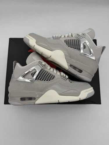Sneakers Jordan4 Frozen Moments cu eticheta (nu Nike, Gucci, Adidas, Balenciaga)