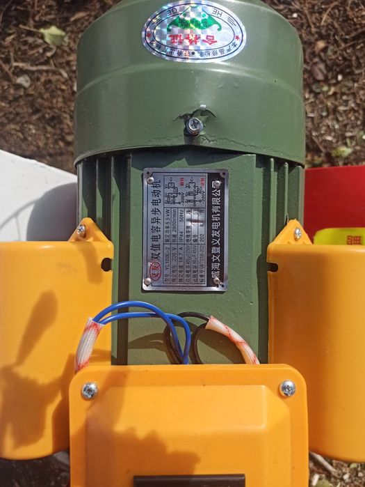 Измельчитель веток, травы