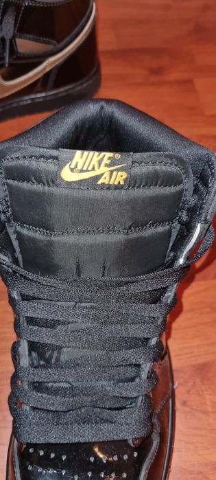 Jordan 1 high Black metalic gold