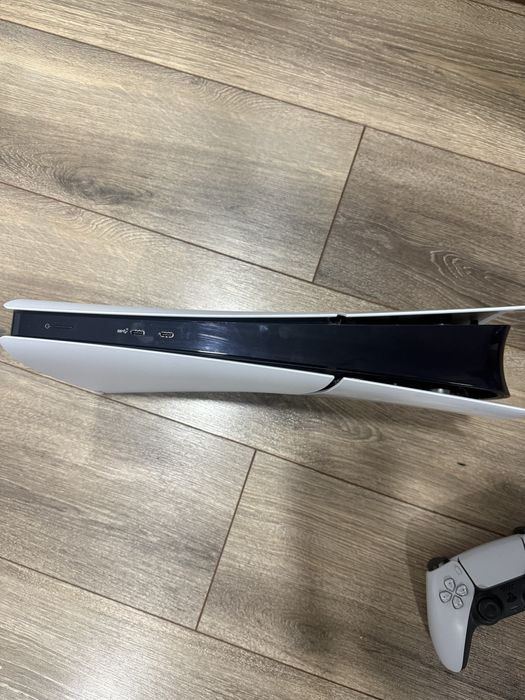 PlayStation 5 Slim Digital Edition 2 controllere