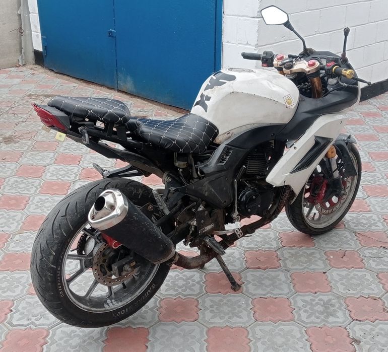 Продам мотоцикл 250кубов