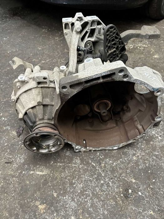 Cutie viteza VW Caddy 1.6 TDI cu Start-Stop; MLT; 5 Trepte; 2009-2015