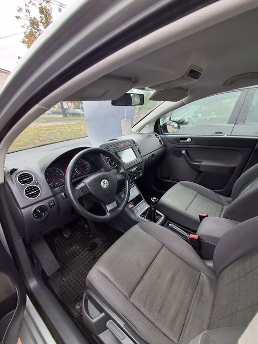 INCHIRIEZ Golf 5 plus 1.9 diesel