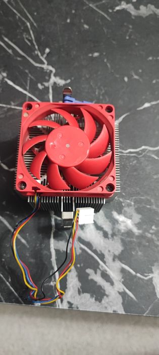 AMD Phenom II X4 810 (2.6GHz)+Оригинален охладител(BOX) – Перфектен!!!