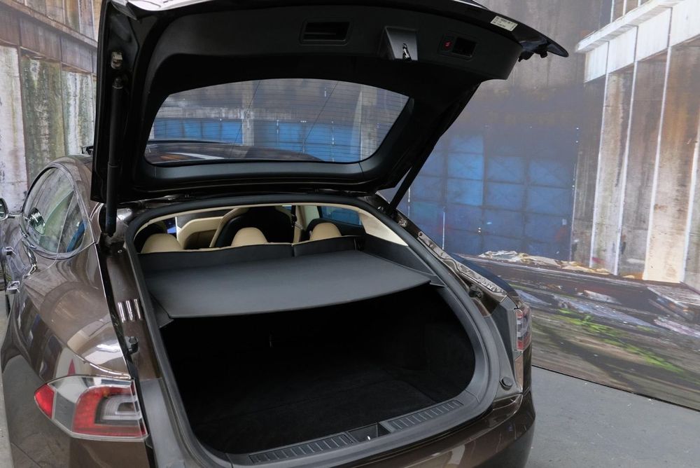 TESLA MODEL S Incarare gratuită Supercharged Tesla