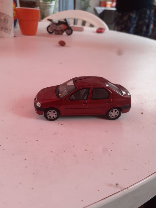 Machete masini romanesti