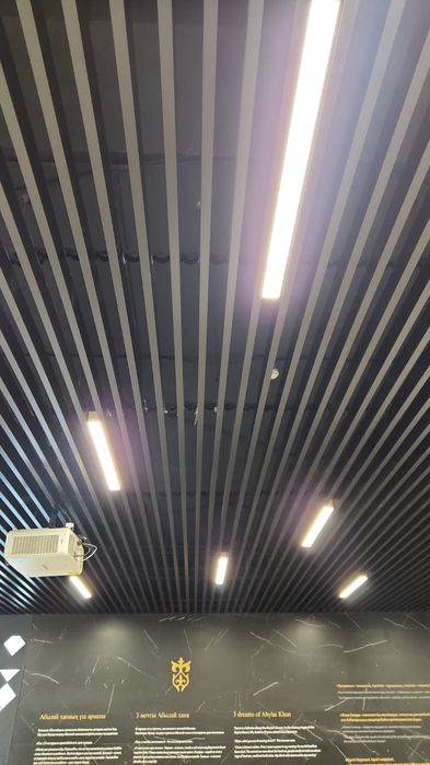 Кубообразный реечный потолок