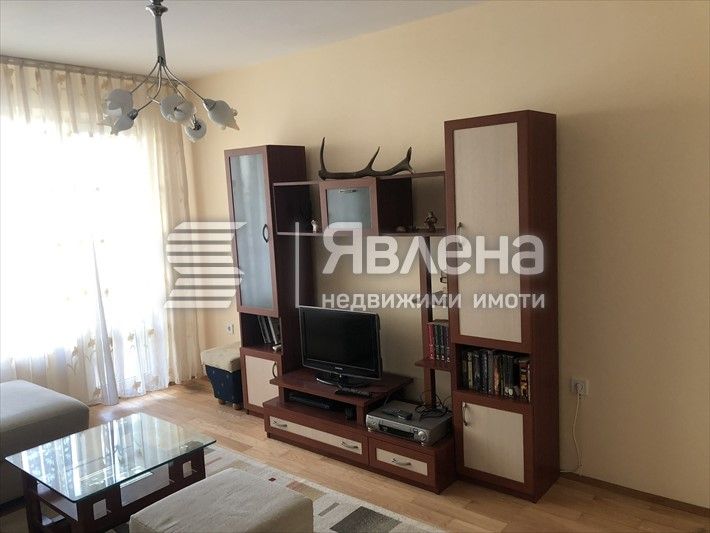 Дава се под наем Четиристаен апартамент в Варна, Младост 1 - 102 кв.м за 499 € - Снимка #1
