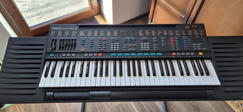 Claviatura electronica/pian/orga  Yamaha PSR 4600
