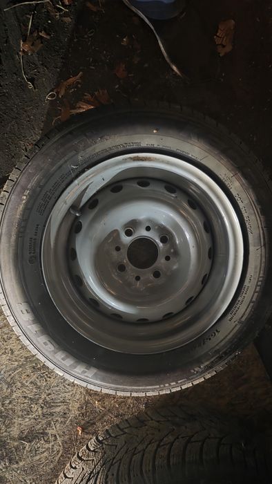 Продаю  комплект балон с дисками