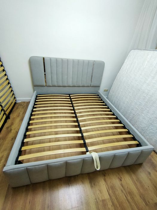 Кровать двуспальная