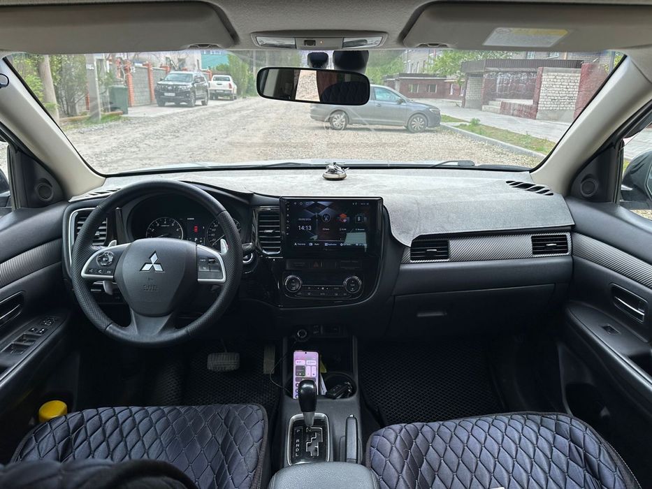 Срочно продается Mitsubishi outlander 3