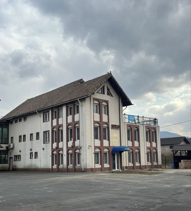 HOTEL de vanzare IN BRAN 1007 mp utili la 1MINUT DE CASTELUL BRAN PROPRIETAR TEL 0752391342