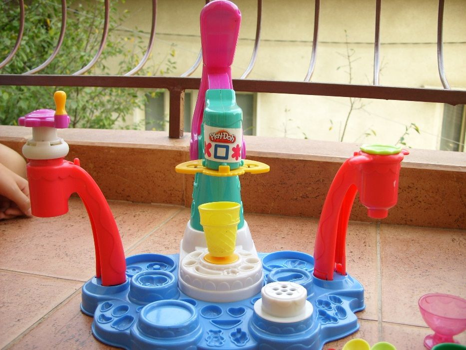 Игра Сладоледена къща- play doh