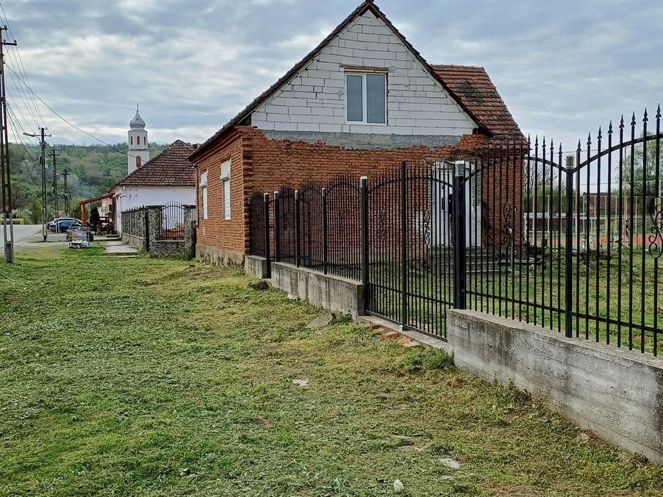 Casă de vânzare în Belotinț