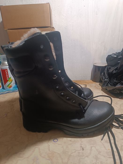 Продам берцы военные.