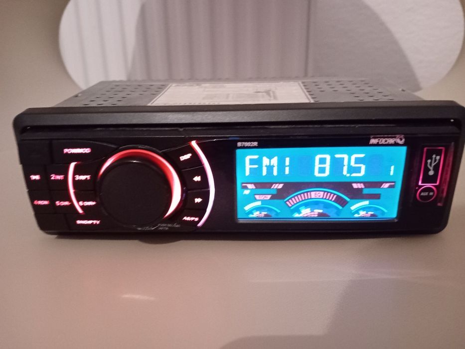 Radio  USB  , AUX