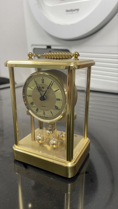 Ceas de masă auriu, model vintage Superb