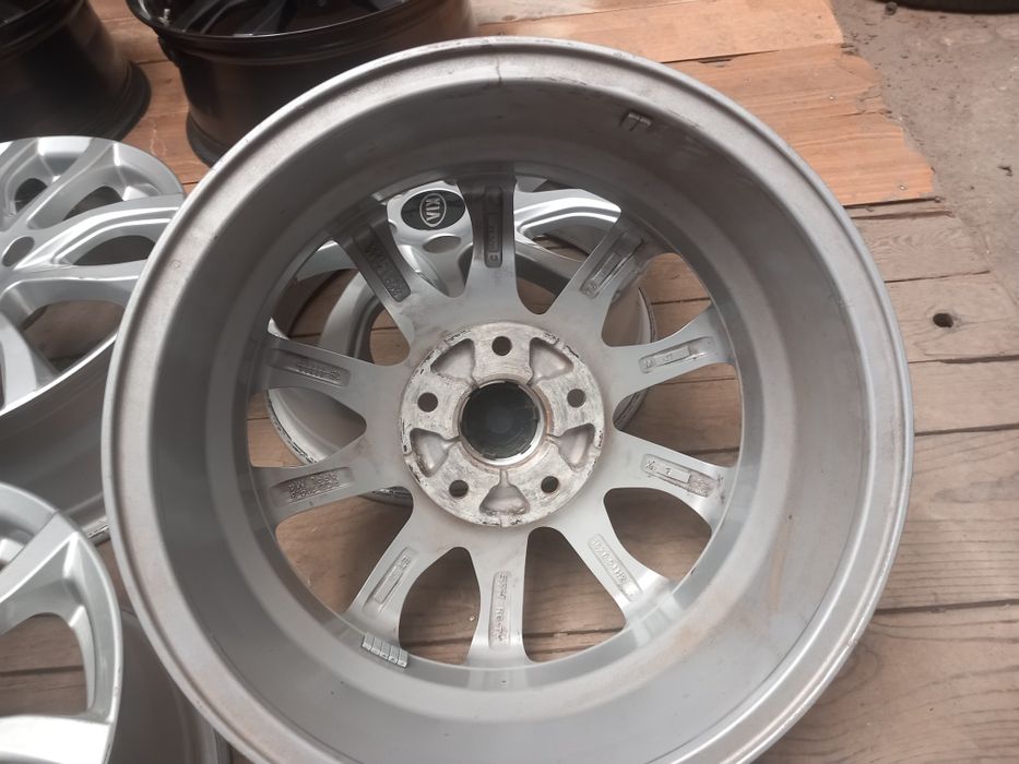 Jante r16 5x114.3 et 50 cb 67.1  mazda kia Hyundai etc