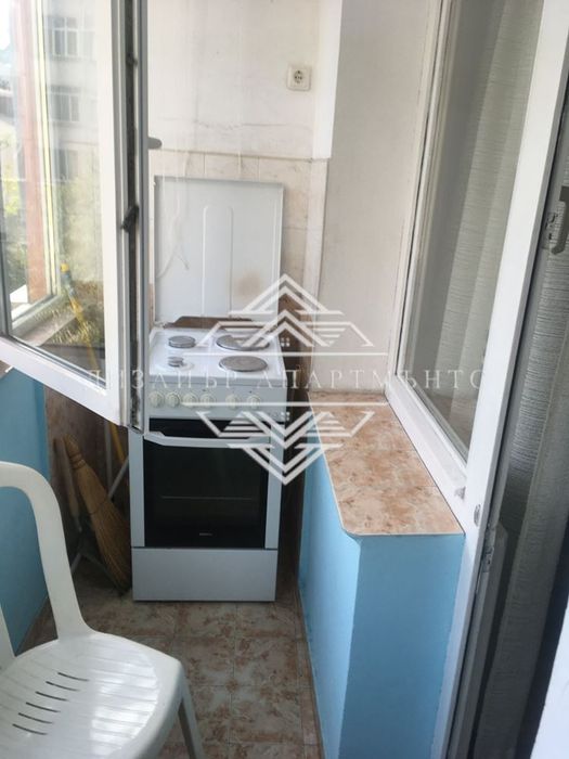 Дава се под наем Двустаен апартамент в Бургас, Център - 60 кв.м за 325 € - Снимка #2