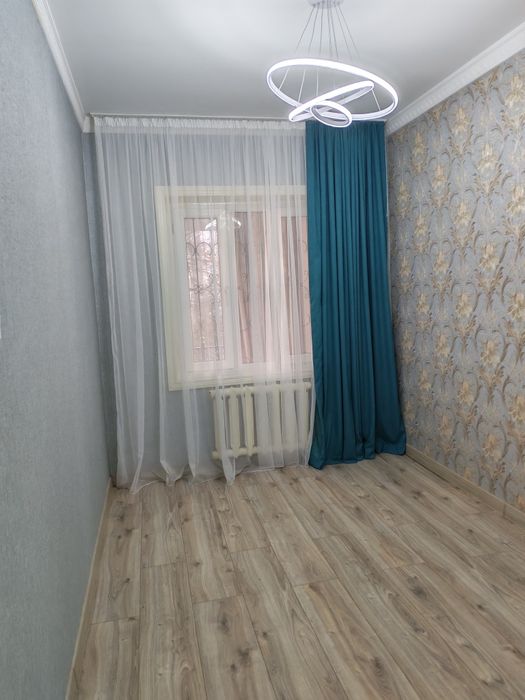 Продаю 2/1/5 Юнусабад 17  с ремонтом, огород, подвал, парковка.