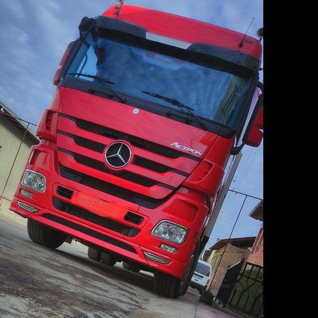 Мерсадес грузовик
