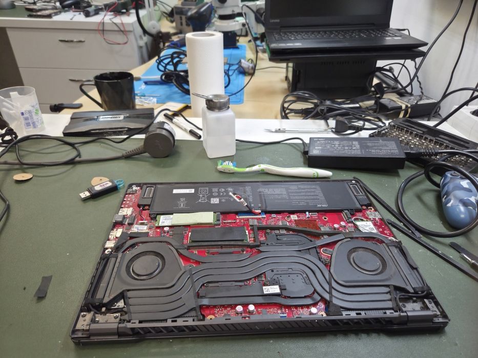 Service IT -> Reparații, Asamblare, Mentenanță PC Laptop Console