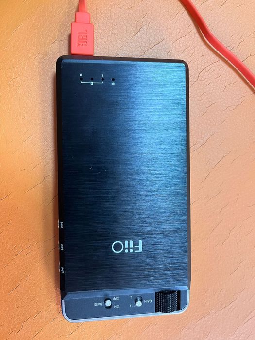 Fiio E18 KUNLUN - DAC 
Fiio E18 KUNLUN - DAC si amplificator portabi
