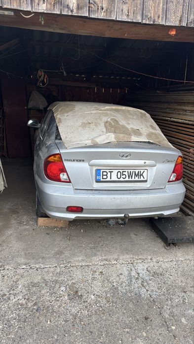Hyundai accent 2004