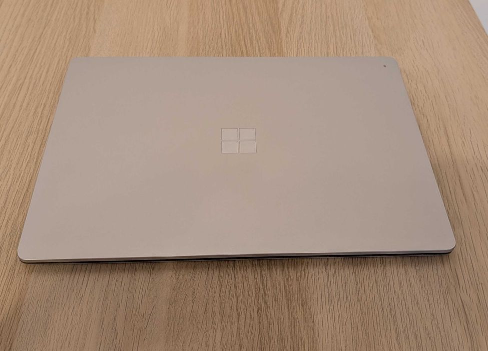 Microsoft Surface Laptop – AMD Ryzen 5 – Slim & Premium