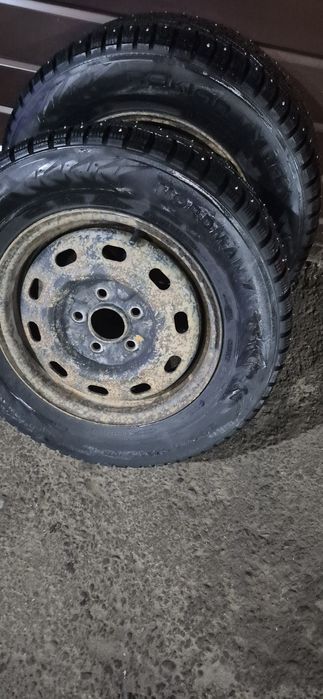 Продам шины зимние  с дисками