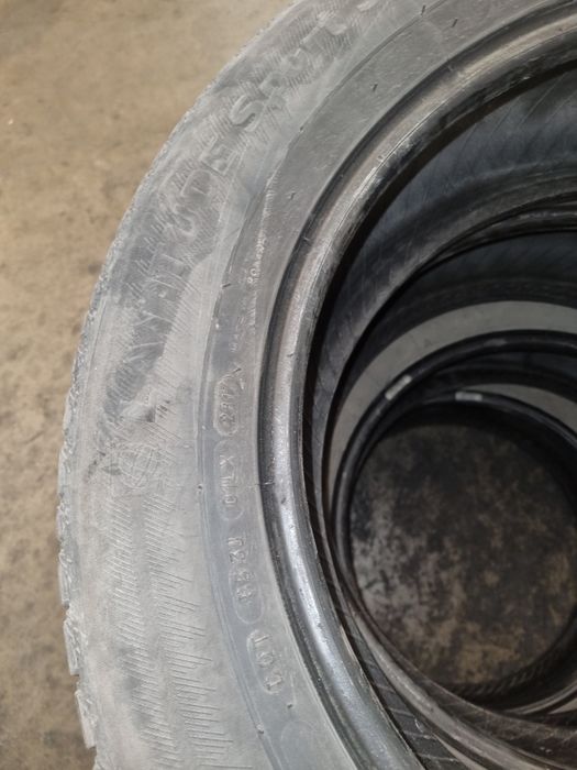 Продавам 4 б бр  гуми 235 55 18