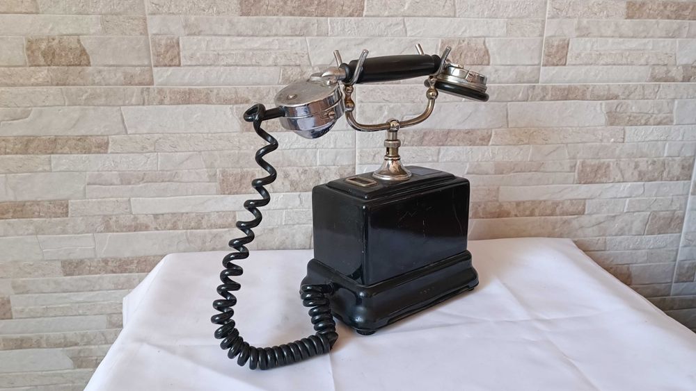 Стар немски телефон с вилка - царско време - 1920" година