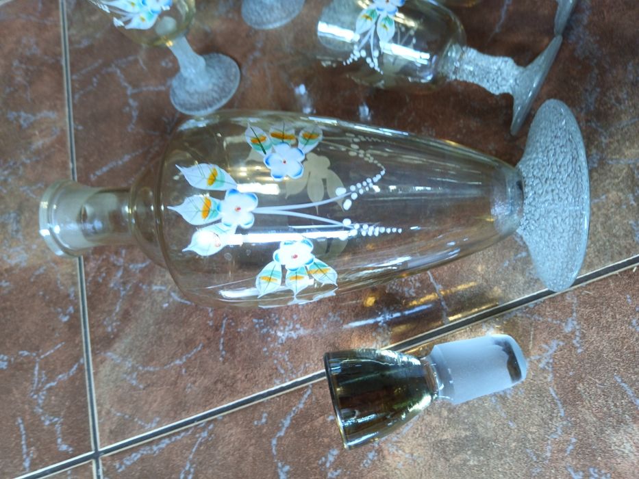 Serviciu de lichior și vin, doua seturi nefolosite, noi!