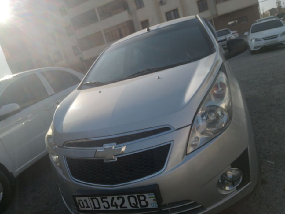 Avtomobil sotiladi