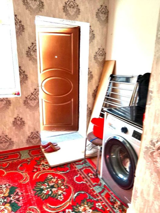 Квартира сотилади 2\1\3 Ховлиси б\н САНИИФ ТТЗ Шох бекат 350 м