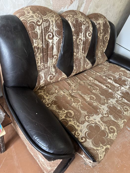 Продам Диван с креслом