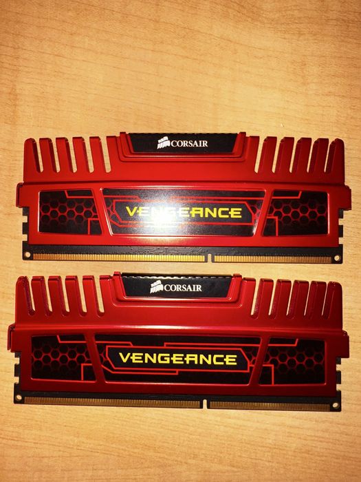 RAM памети Corsair Vengeance и Adata 8GB (2x4GB) DDR3