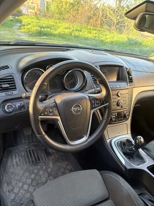 Opel insignia 2011 gpl
