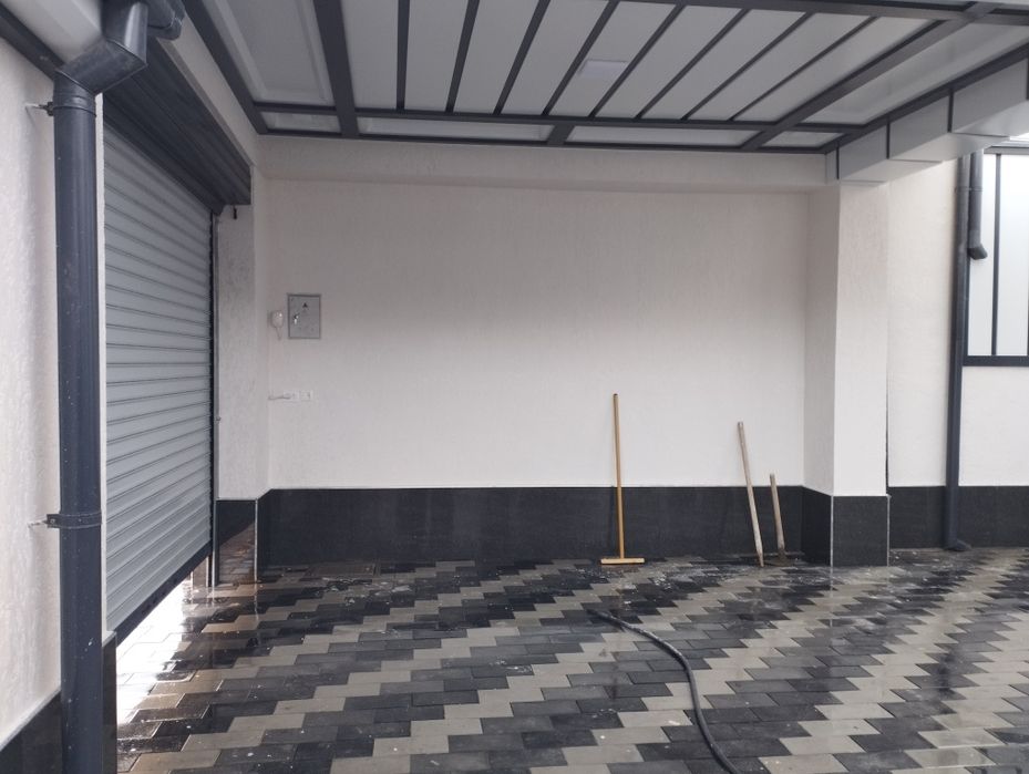 Uy sotiladi Uchqahramondan 5 km kirganda Hoji otada