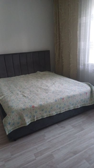 Кровать.           .