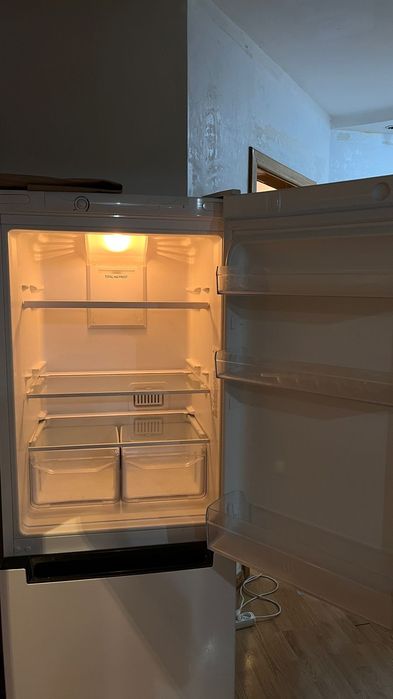 Продаю Холодильник