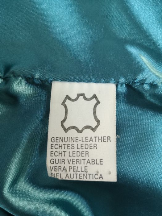 Яркая женская кожаная куртка, размер S-M