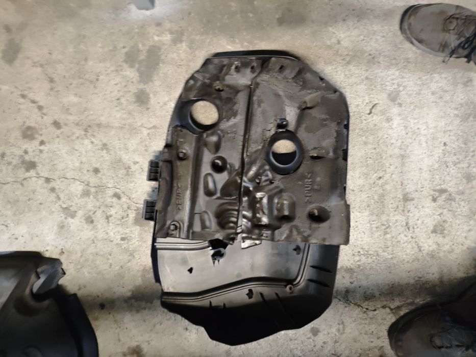 Кора за двигател за Toyota Auris,Yaris 1.4d4d