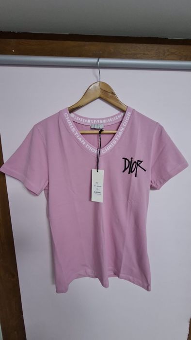 Tricouri de damă diferite culori și mărimi