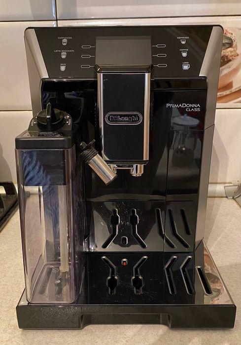 Кофеварка Delonghi Prima donna class